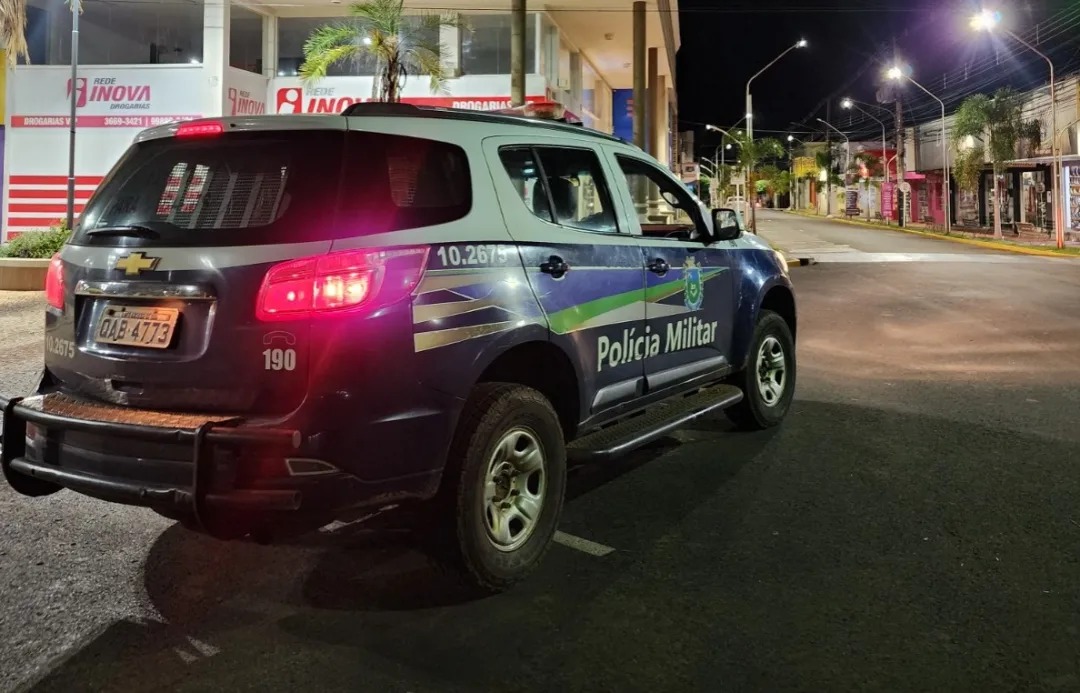 Adolescente é apreendido com drogas após confessar furto em supermercado