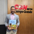 Fabio Francisco Esteves nos estúdios da Rádio CBN Campo Grande