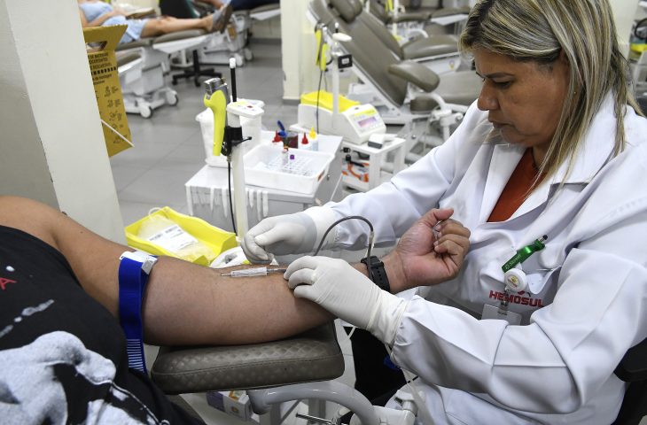 rede atende, em média, 5.635 doadores por mês, coletando cerca de 4.668 bolsas de sangue mensalmente