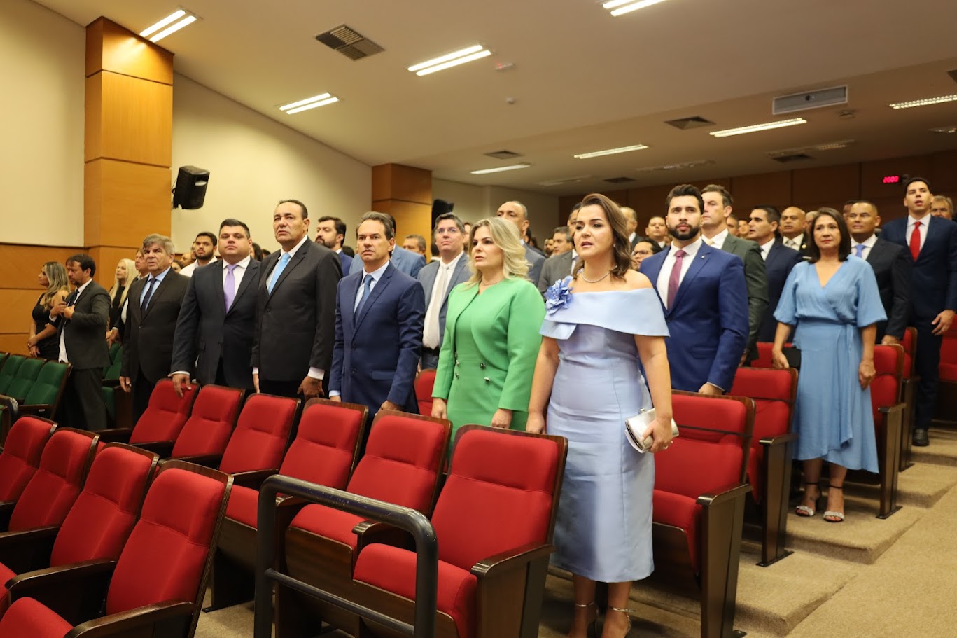 Prefeita, vice-prefeita e vereadores durante diplomação no TRE-MS
