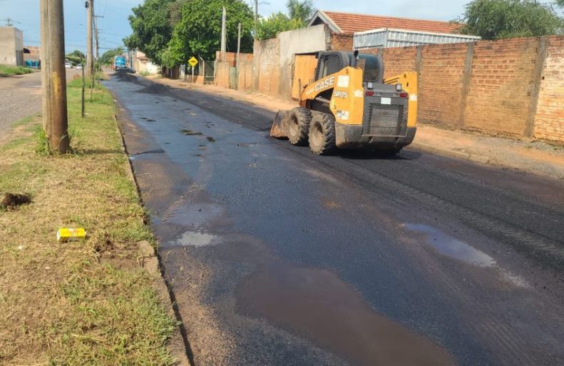 Prefeitura de Três Lagoas inicia recapeamento de trecho da Avenida Urias Ribeiro. | Divulgação/Assessoria