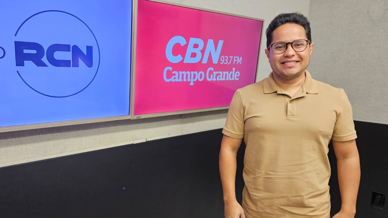 Vereador Papy, no estúdio da rádio CBN Campo Grande 