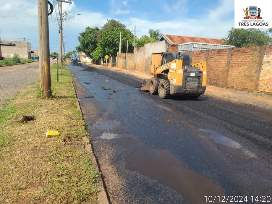 Prefeitura de Três Lagoas inicia recapeamento de trecho da Avenida Urias Ribeiro