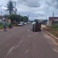 Carro tomba após colisão no Jardim Alvorada