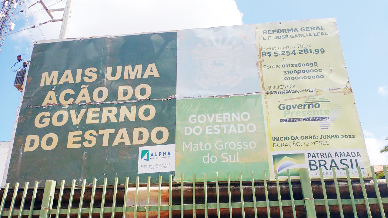 Obra de reforma da escola foi orçada em R$ 5,2 milhões e já deveria estar concluída