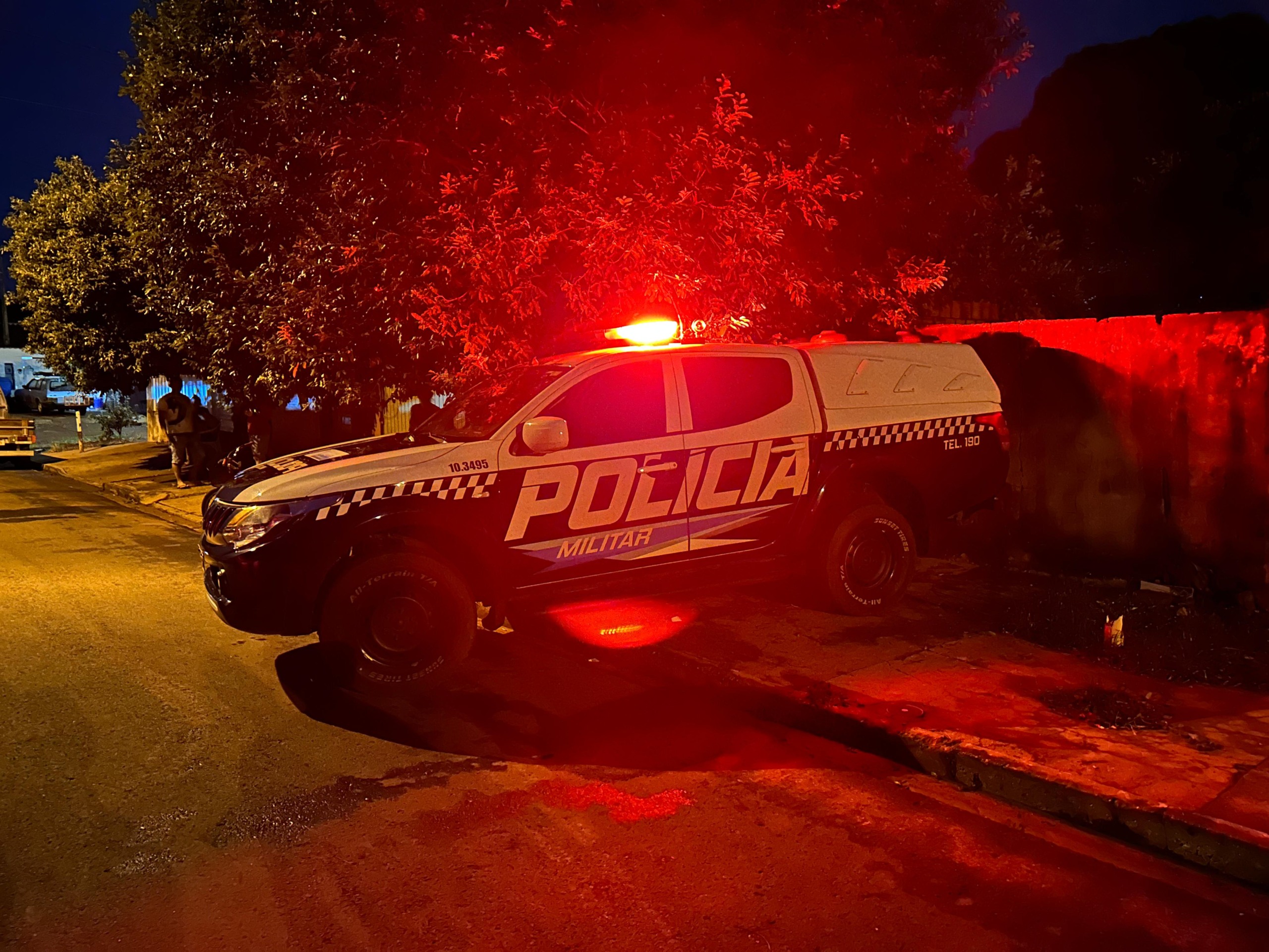 Viatura do Samu chegou ao local e o médico constatou o óbito, pedindo a presença da Polícia Militar.