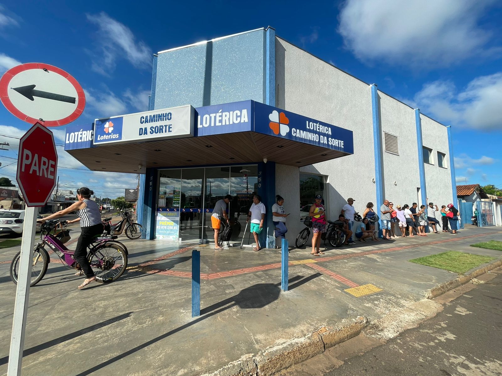 Em Três Lagoas, muitos moradores deixaram para a última hora.