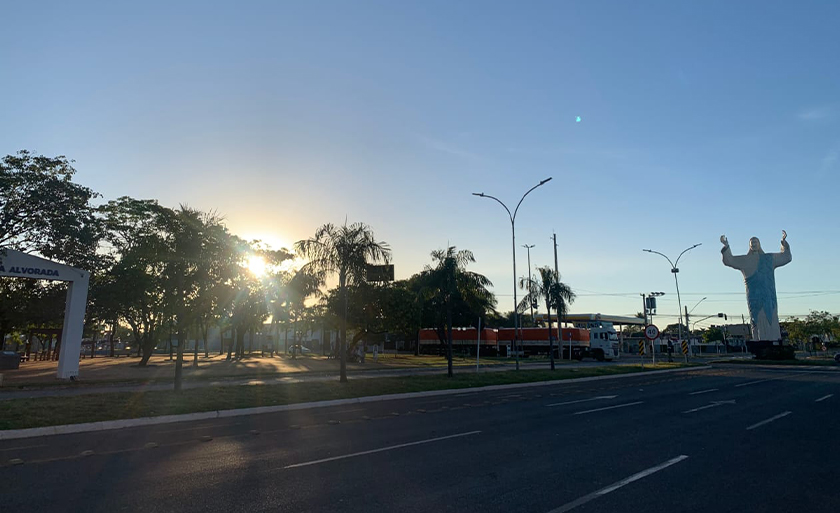 A quarta-feira (11), começa com sol forte, mas tem previsão de chuva fraca para Três Lagoas