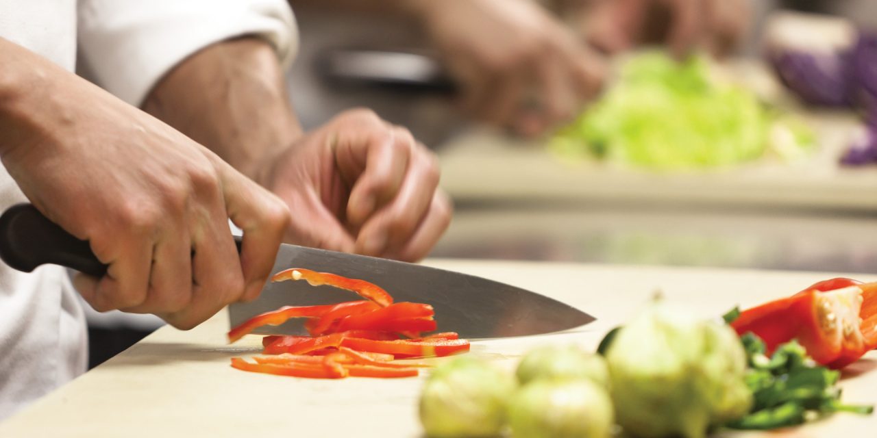 Curso oferece orientações sobre boas práticas de higiene e segurança alimentar | Foto: Reprodução/ Mayara Vale