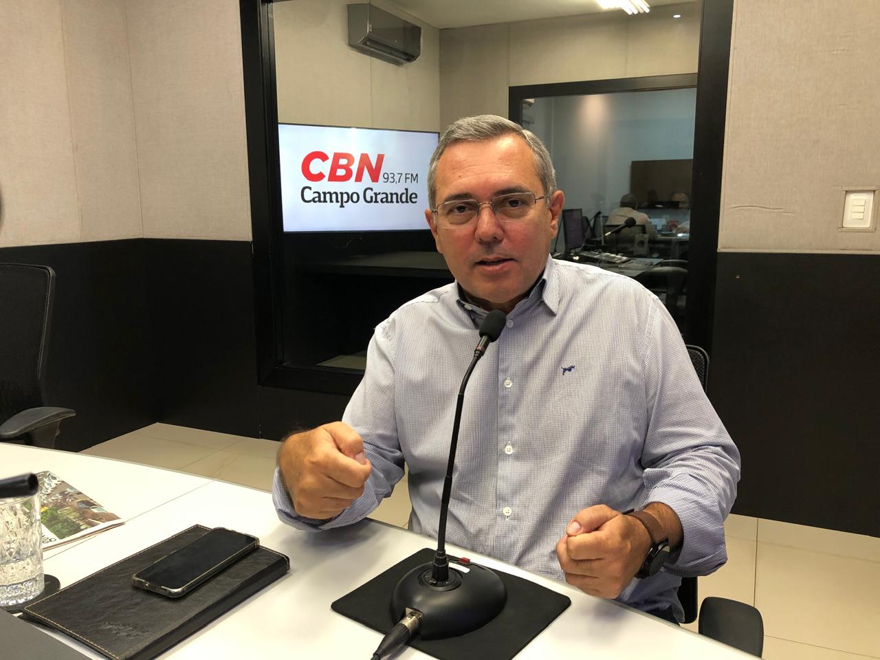 Colunista durante participação no Jornal CBN Campo Grande desta terça-feira (28). 