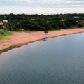 Praia no Rio Paraná, em Aparecida do Taboado (Foto: Gabi Almeida)