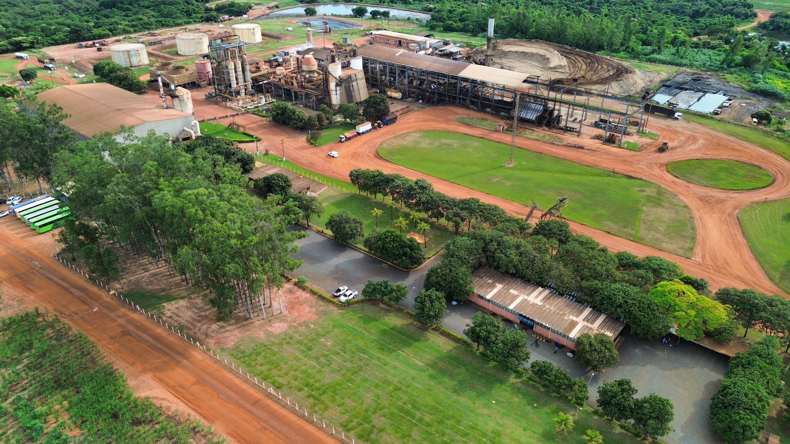 Planta industrial da Alcoolvale, em Aparecida do Taboado (Foto: Gabi Almeida)