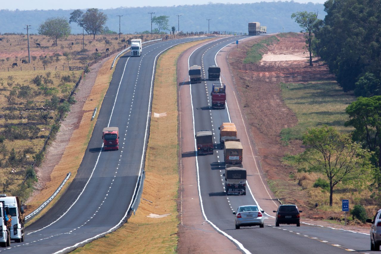 Sinalização será feita com balizadores, aplicação de novas placas, divulgação acessos aos bairros próximos e campanha educativa - Foto: Reprodução/CCRMSVia