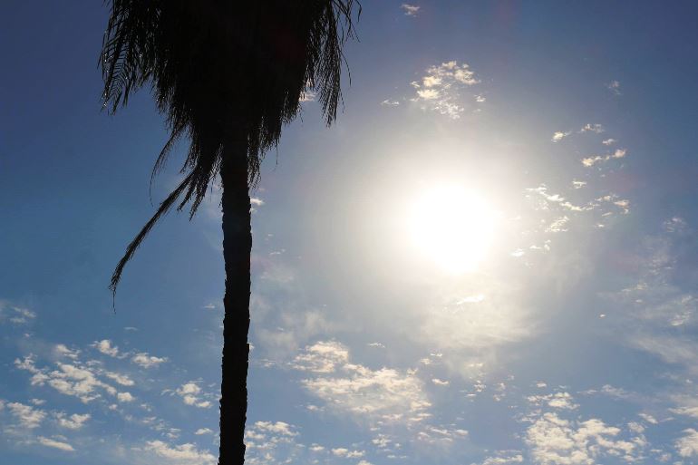 A mínima registrada foi de 23°C.