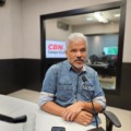 Colunista Adilson Trindade durante o Jornal CBN Campo Grande.