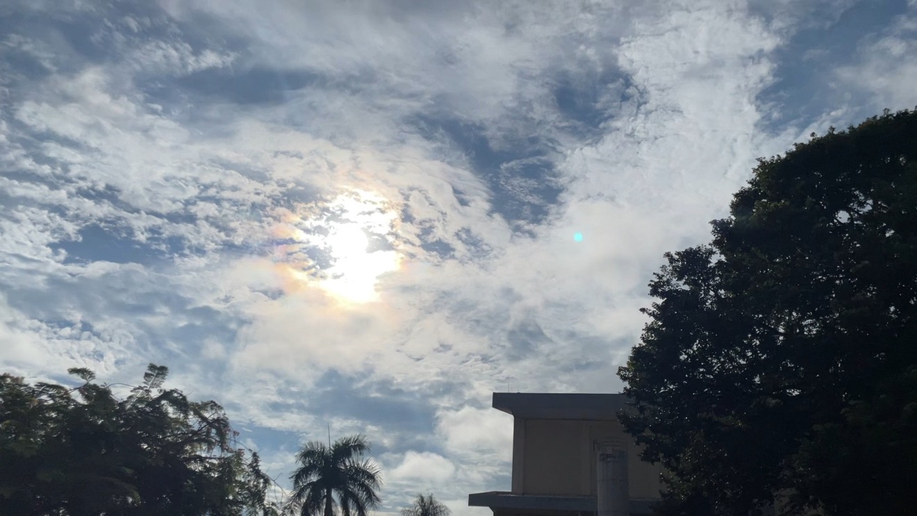 Depois da chuva forte, o céu amanhece com muitas nuvens e tem previsão de mais chuva