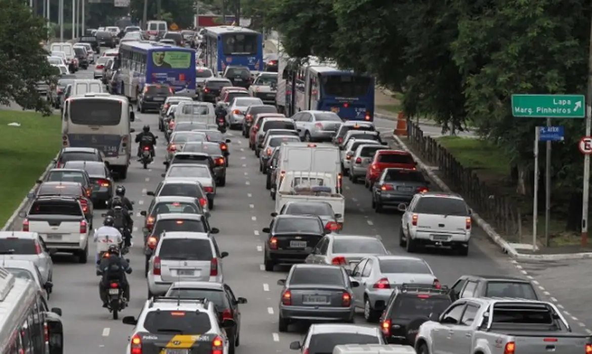 Fenabrave aponta crescimento de 14% nas vendas de veículos novos em 2024