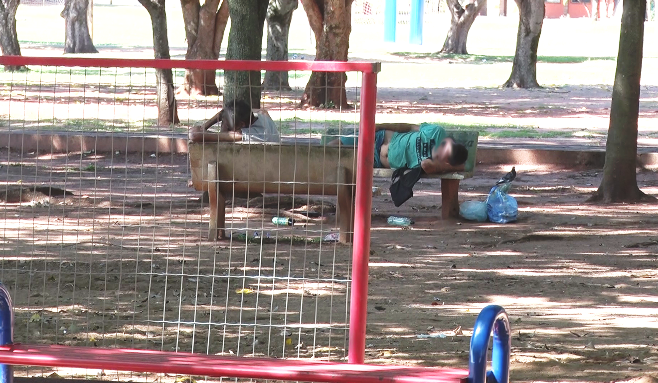 O local, que deveria ser um espaço de lazer, se tornou uma área de risco.