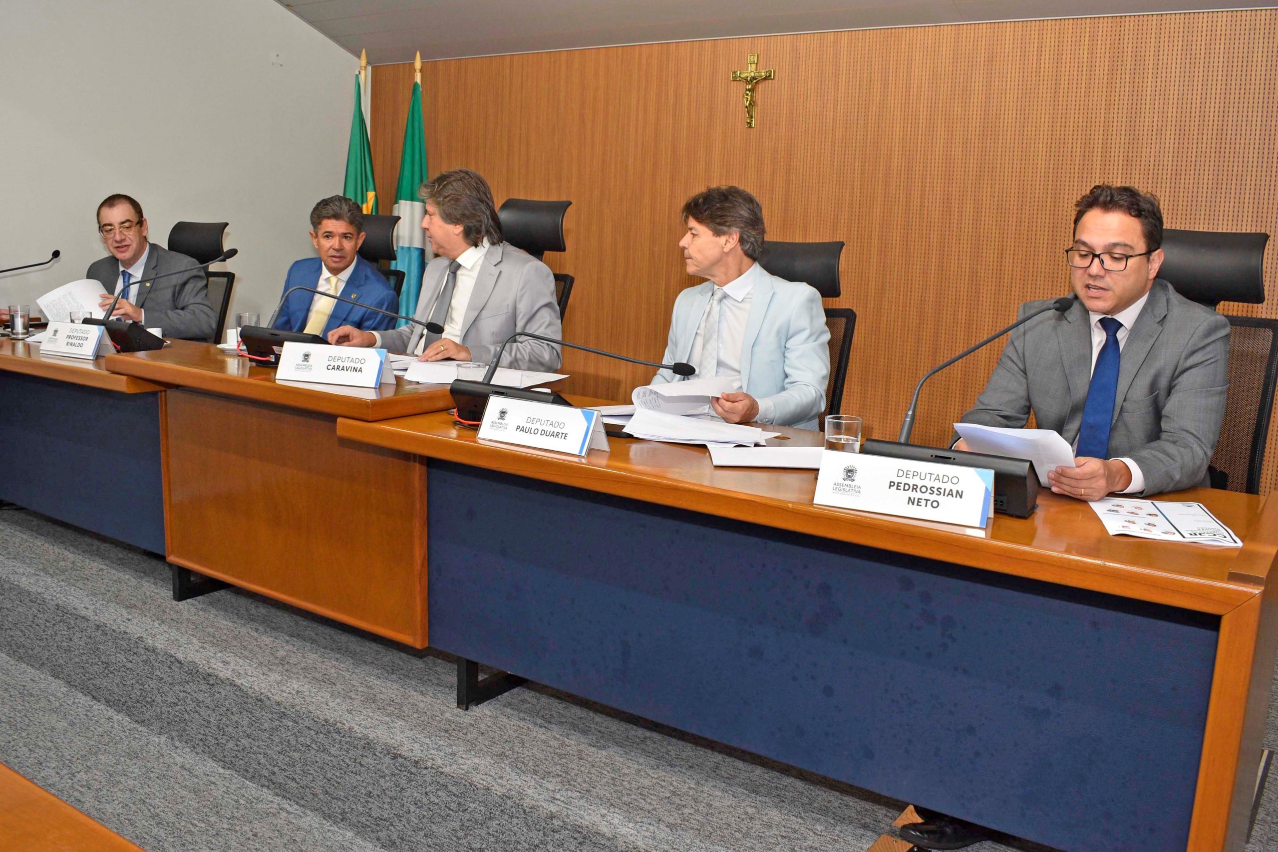 Integrantes da CCJR durante pirmeira reunião. Foto: Luciana Nassar/Alems