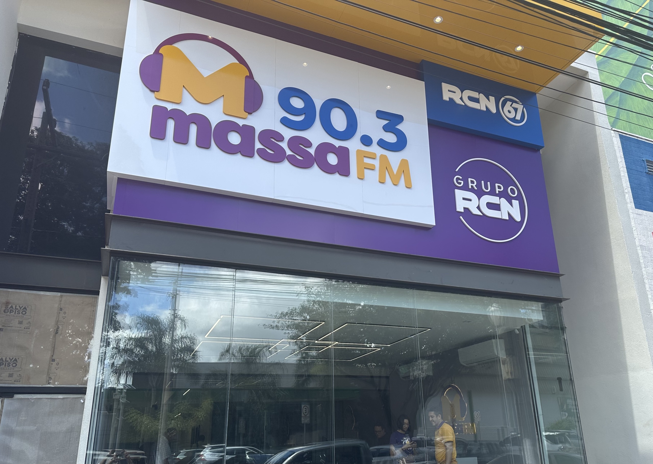 Rádio Massa FM estreia em Dourados e marca chegada do Grupo RCN à cidade