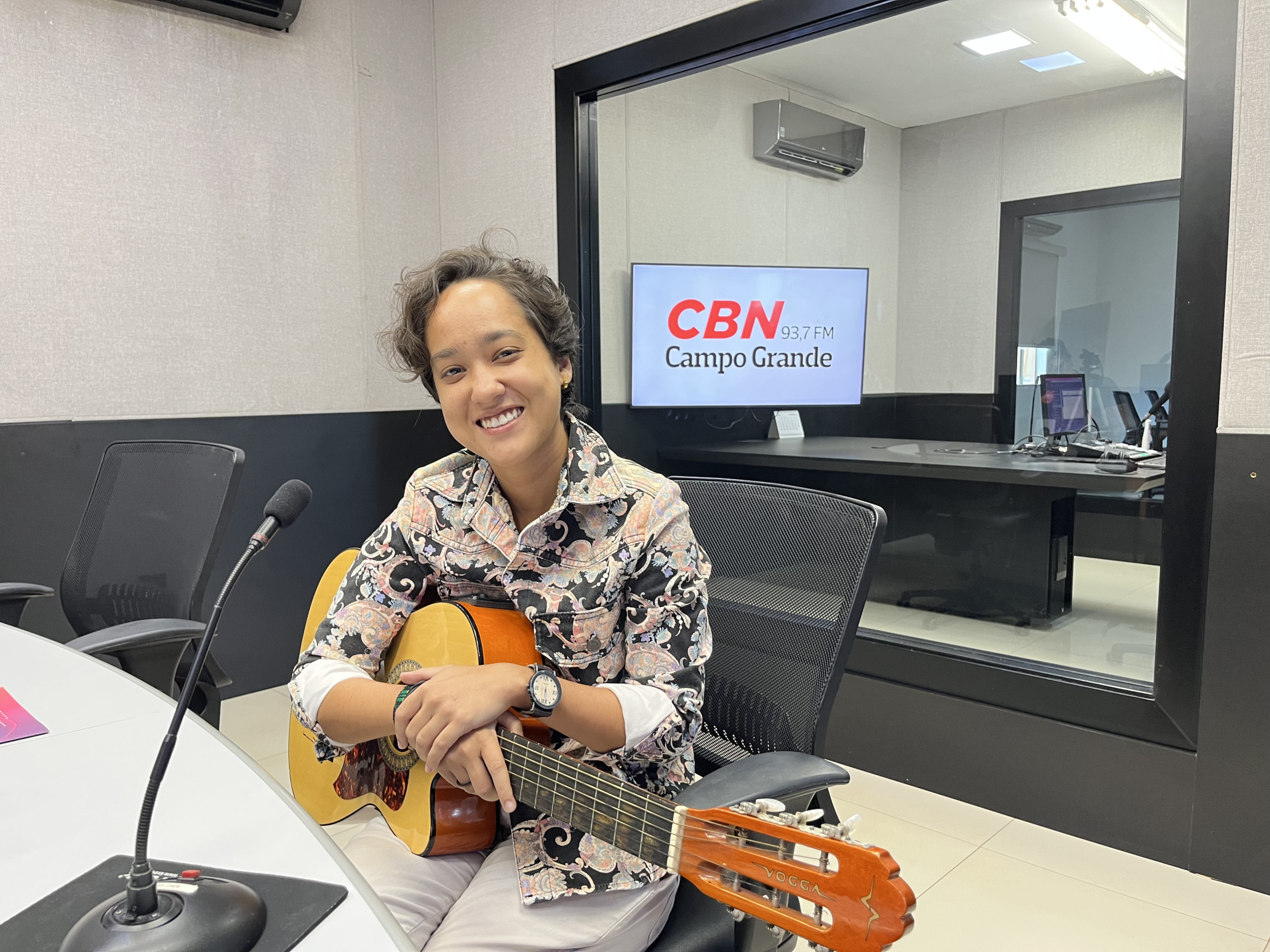 Manuzera deu um show com músicas ao vivo nesta manhã no estúdio da Rádio CBN CG - Foto: Gerson Wassouf/CBN-CG