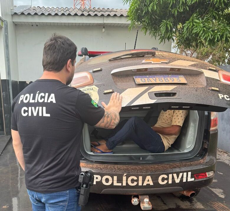 Homem foi preso em flagrante e permanece à disposição da Justiça / Foto: Divulgação/Polícia Civil 