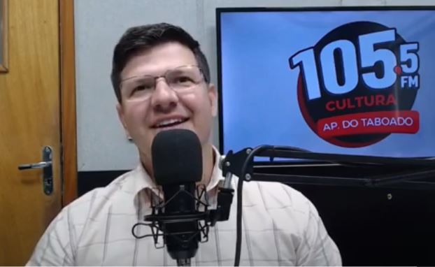 José Natan esteve no estúdio da Rádio Cultura FM (Foto: Reprodução)