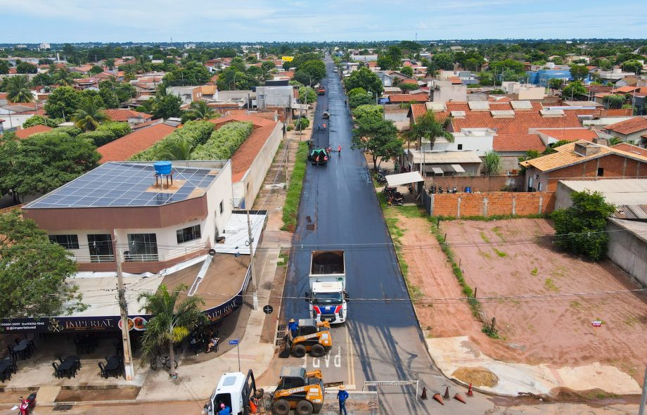 Prefeitura realiza recapeamento asfáltico na rua Antônio Estevan Leal - Divulgação / Prefeitura de Três Lagoas