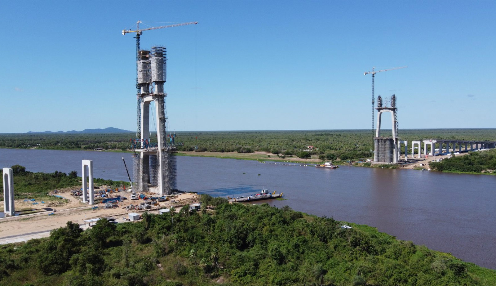 Obra da ponte bioceânica, em Porto Murtinho - Foto: Saul Schramm