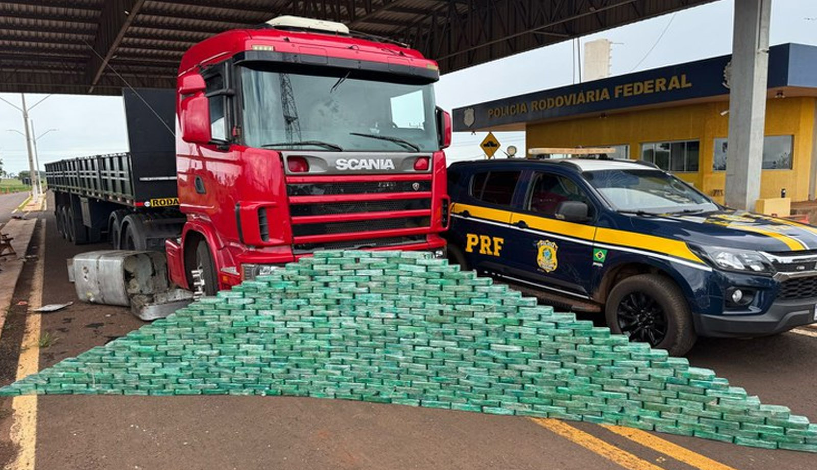 Esse foi o segundo carregamento de cocaína apreendido nesta quarta-feira (19) - Foto: Divulgação/PRF-MS