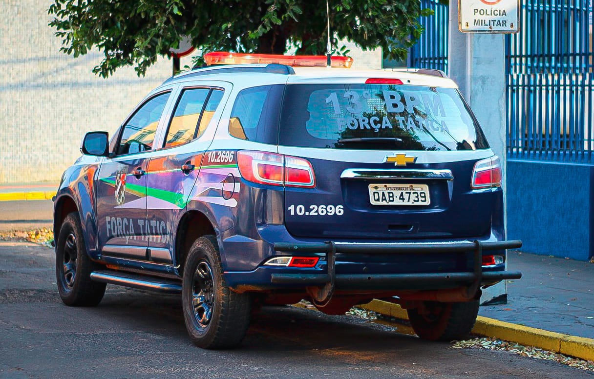 Viatura da PM em Aparecida do Taboado (Foto: Samuel Ferreira/Cultura FM)