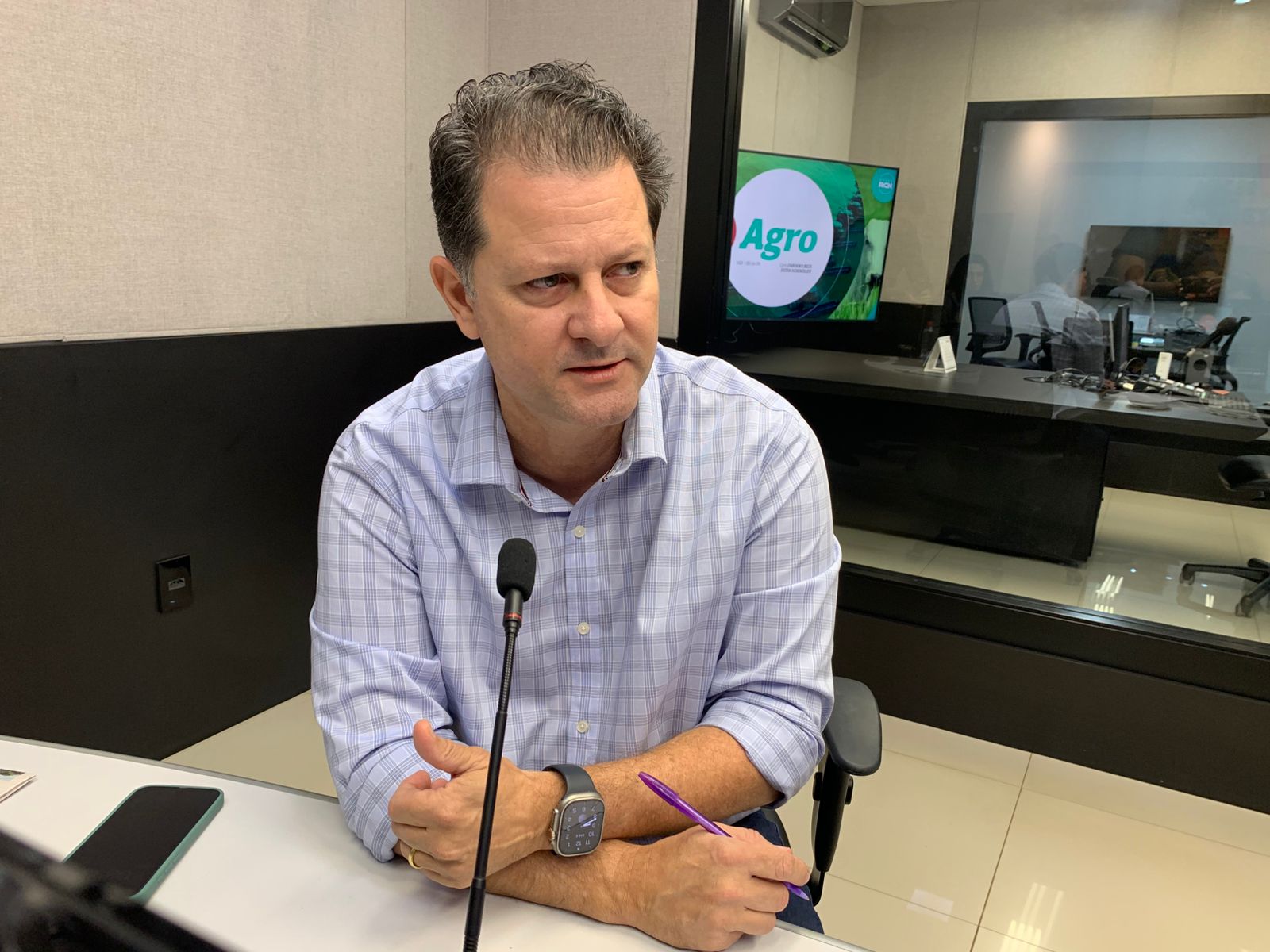 Deputado estadual, Renato Câmara (MDB), nos estúdios da rádio CBN-CG