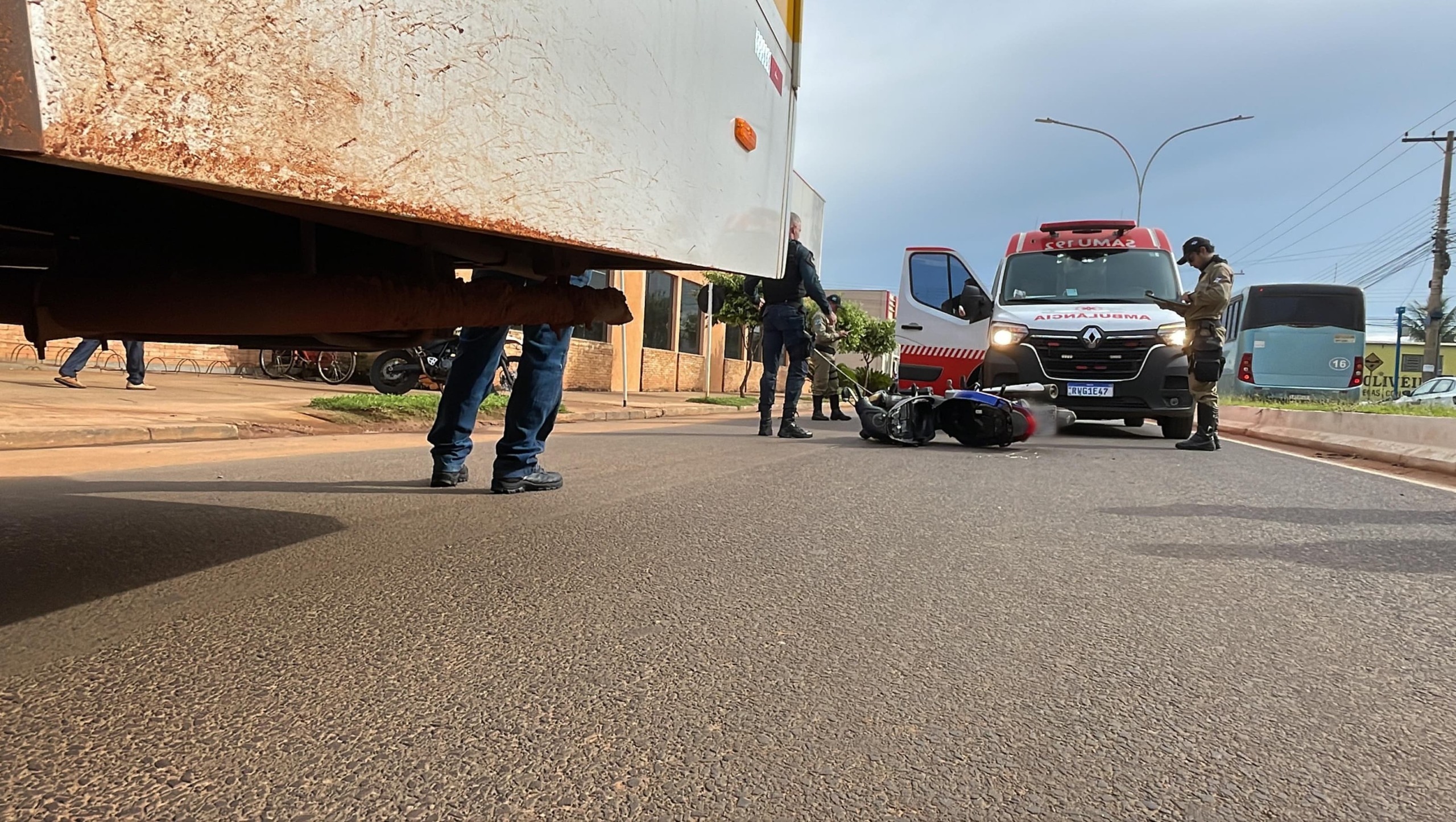 Piloto de teve ferimentos leves e não havia sinais de fratura. (Créditos: Alfredo Neto/ RCN67 JPNews)