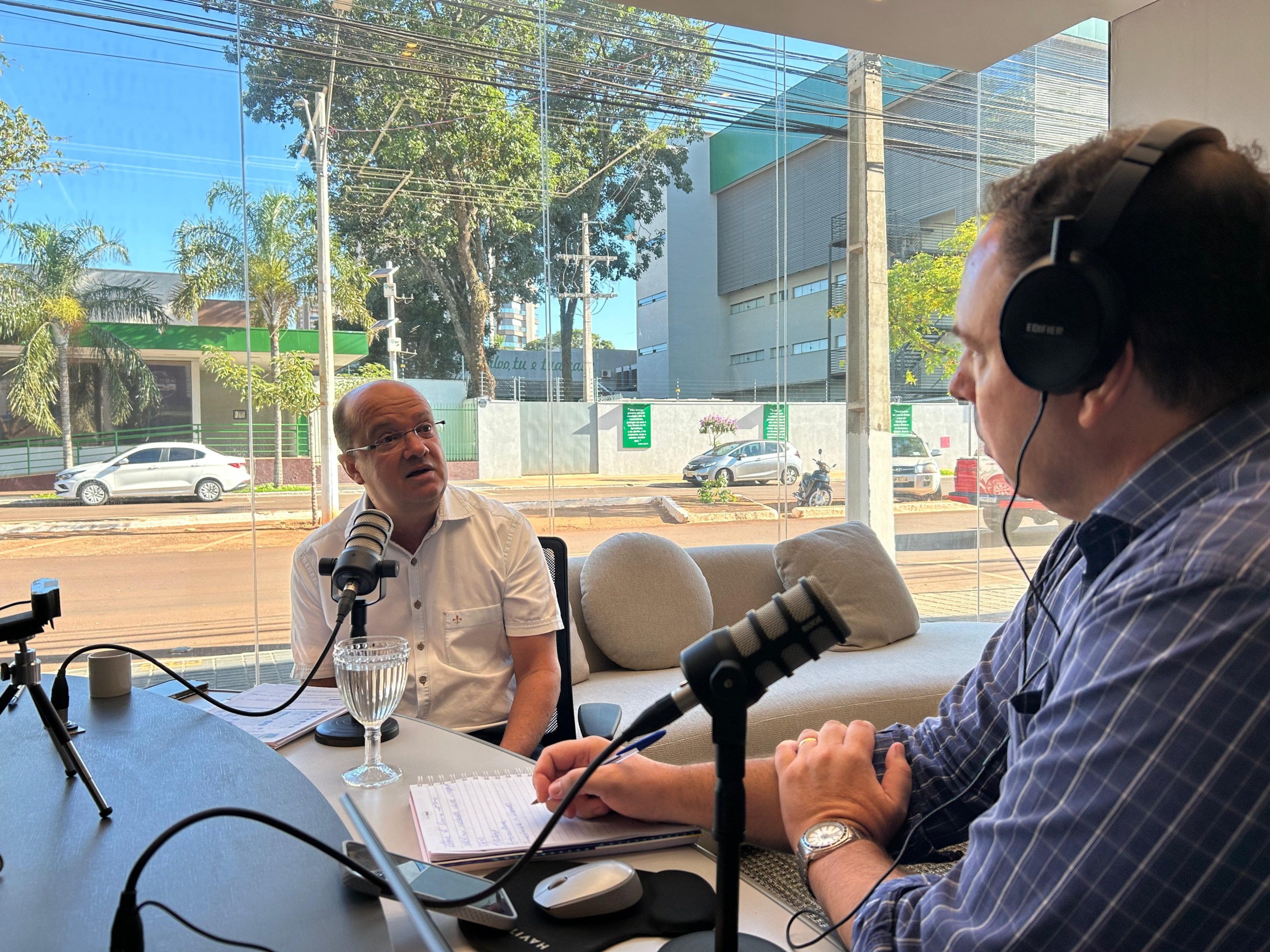 Entrevista do vice-governador, José Carlos Barbosa, o Barbosinha, ao programa Microfne Aberto, da Rádio Massa FM Dourados