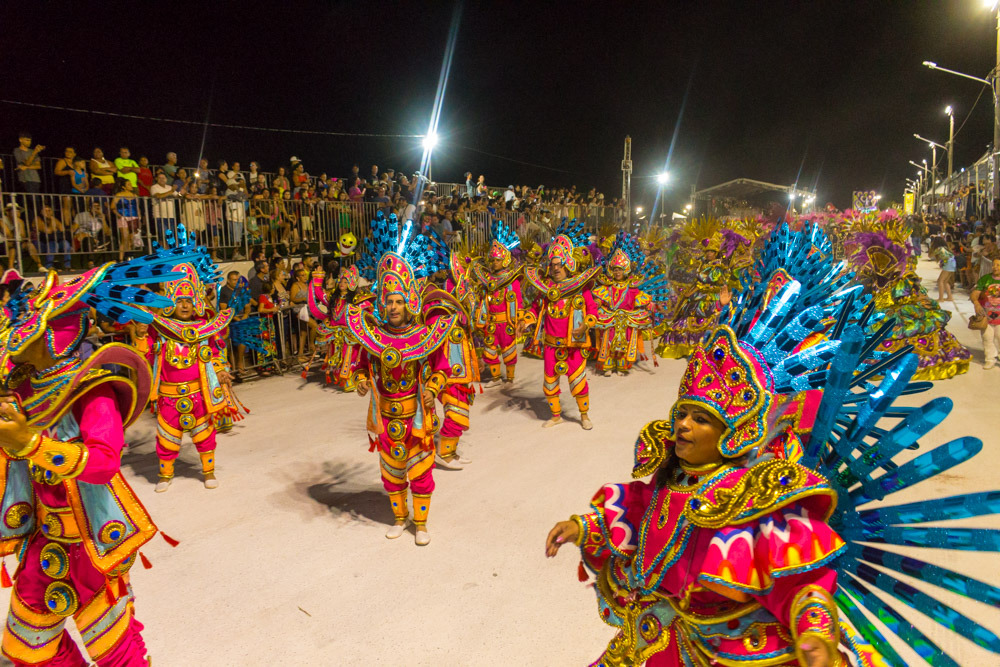  Os desfiles das escolas de samba ocorrem na Praça do Papa - Foto: Reprodução Fundação de Cultura de Mato Grosso do Sul