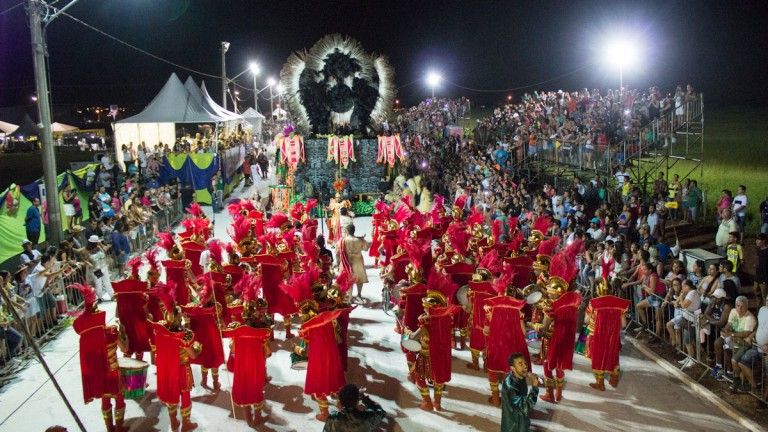 O tradicional Desfile das Escolas de Samba de Campo Grande será realizado em duas noites na Praça do Papa - Foto: Reprodução/PMCG