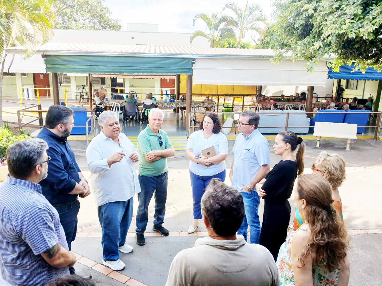 Prefeito se reuniu com a direção do Lar dos Idosos em busca de solução- Ana Cristina Santos/JPNews