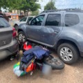 Motociclista teria sido fechado após motorista tentar mudar de faixa para estacionar no canteiro central: Créditos/Divulgação