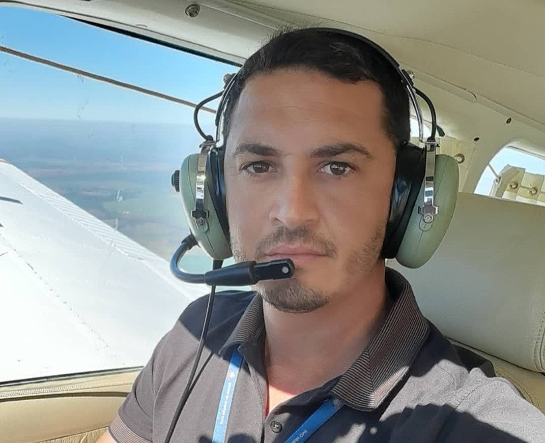 Piloto morreu após queda de avião nesta terça-feira (11) / Foto: Reprodução/Redes Sociais