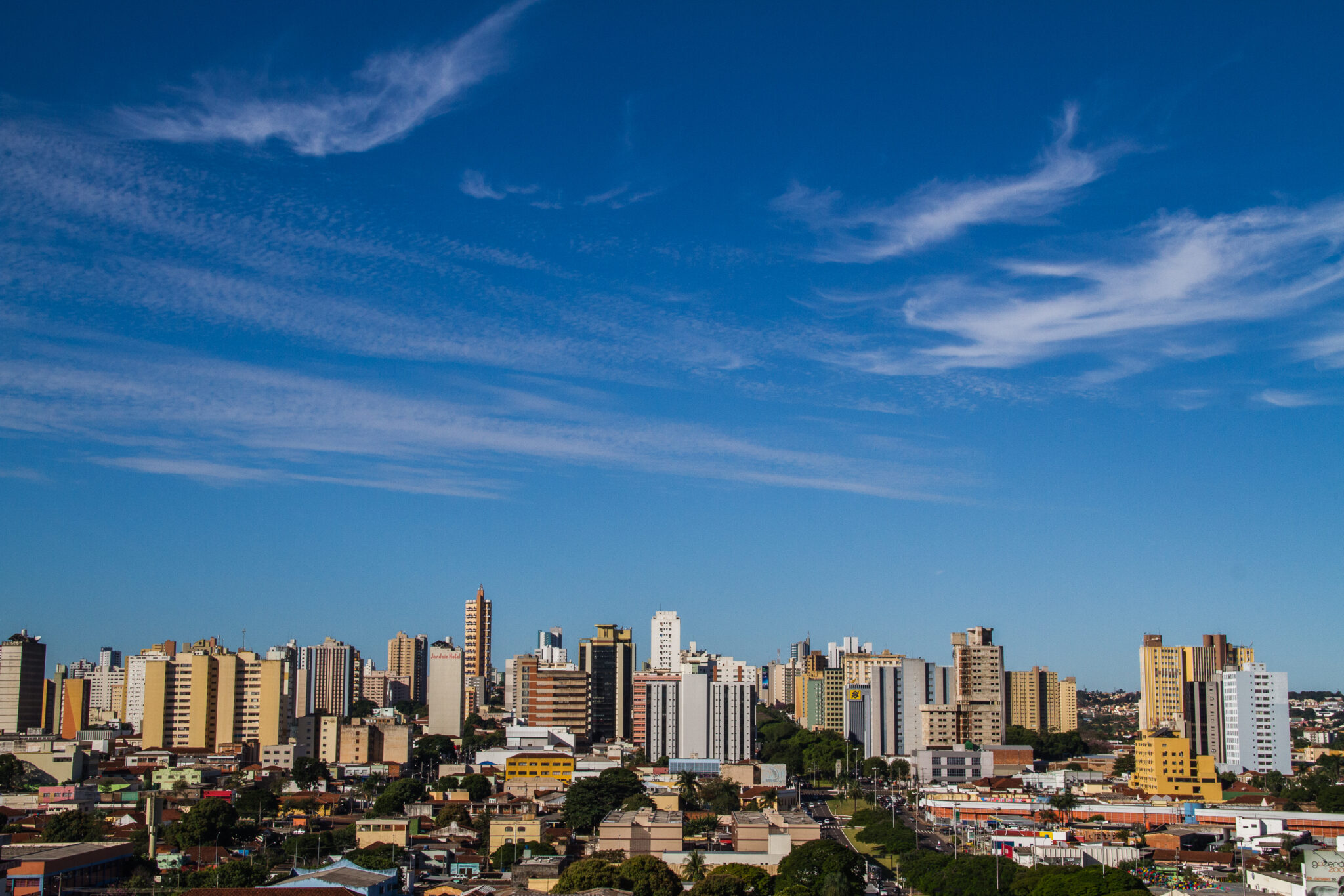 negócios como salões de beleza e escritórios de prestação de serviços poderão iniciar suas atividades sem precisar de tantas autorizações prévias - Foto: Divulgação/Prefeitura de CG