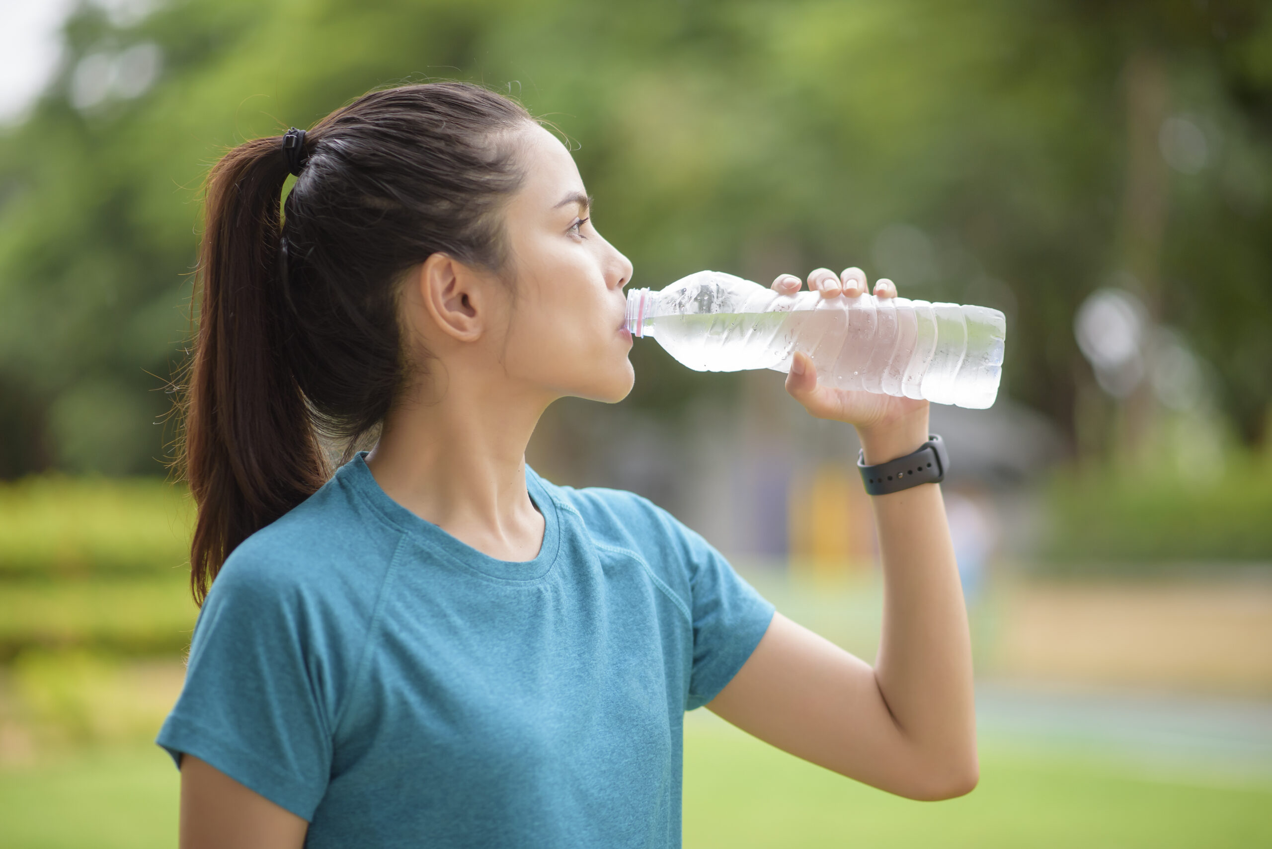 Entre as principais dicas para curar a ressaca estão: tomar café, beber muita água, fazer uma alimentação balanceada com sucos e chá.
Foto: Divulgação