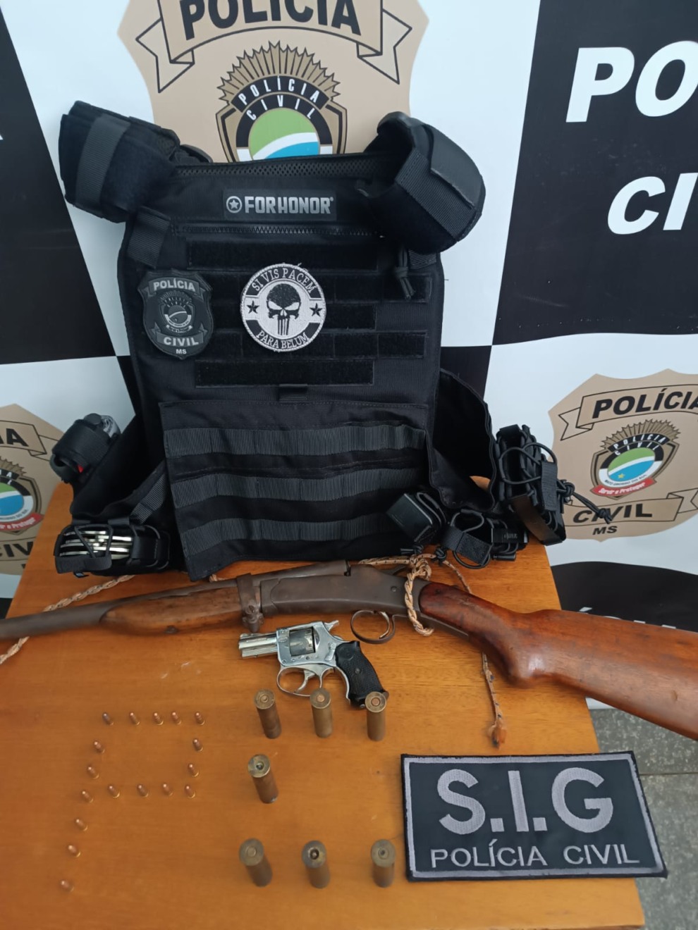 Armamento que foi apreendido pela polícia - Foto: Divulgação/PCMS