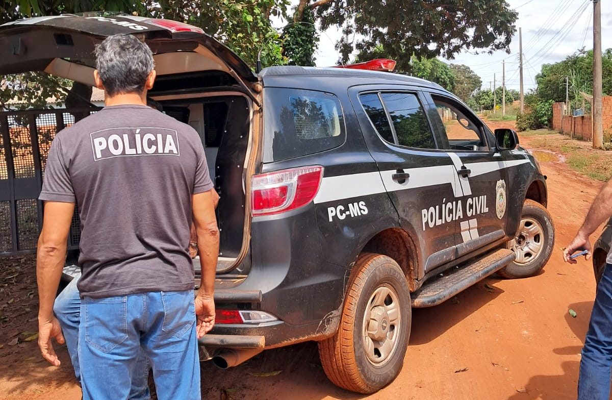 Momento em que equipe da Polícia Civil realizou a ação - Foto: Reprodução/ PCMS