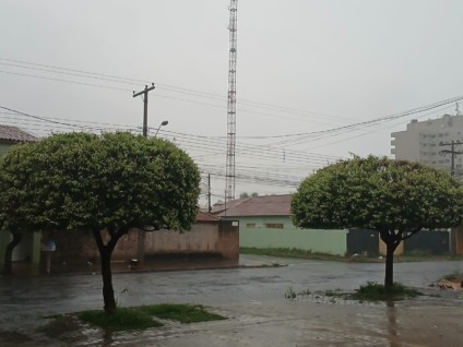 A previsão para esta segunda-feira (28) é de tempo nublado, com possibilidade de chuva pela manhã e início da tarde, o que pode elevar ainda mais o acumulado do mês- Foto: Ana Cristina Santos