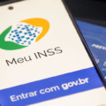 Bloqueio de R$ 2,5 bilhões de 12 associações suspeitas de envolvimento em um esquema de fraudes contra o Instituto Nacional do Seguro Social (INSS).