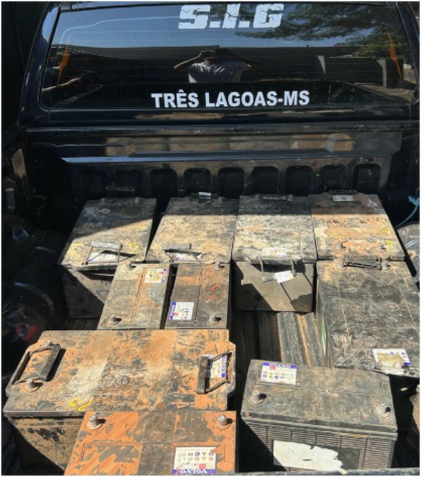 Três funcionários teriam furtado 11 baterias e vendido a um ferro-velho. Foto: Divulgação/Polícia Civil