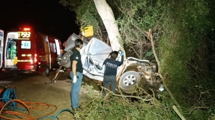 Acidente em Dourados deixa duas vítimas fatais e uma criança em estado grave no hospital.
