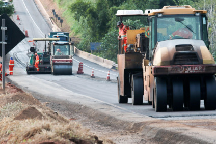 As atividades envolvem serviços como recuperação do pavimento, entre outros. Foto: Rachid Waqued / CCR MS Via