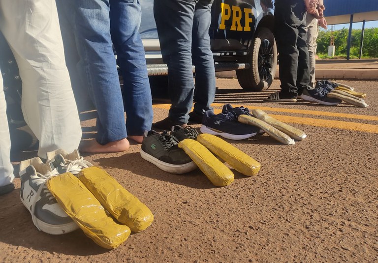 Droga foi localizada durante fiscalização em ônibus de viagem - Foto: Divulgação/PRF