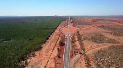 trecho do polo industrial de Ribas em fase de obras